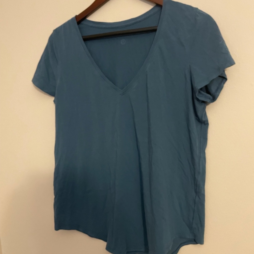 Lululemon v-neck shirt